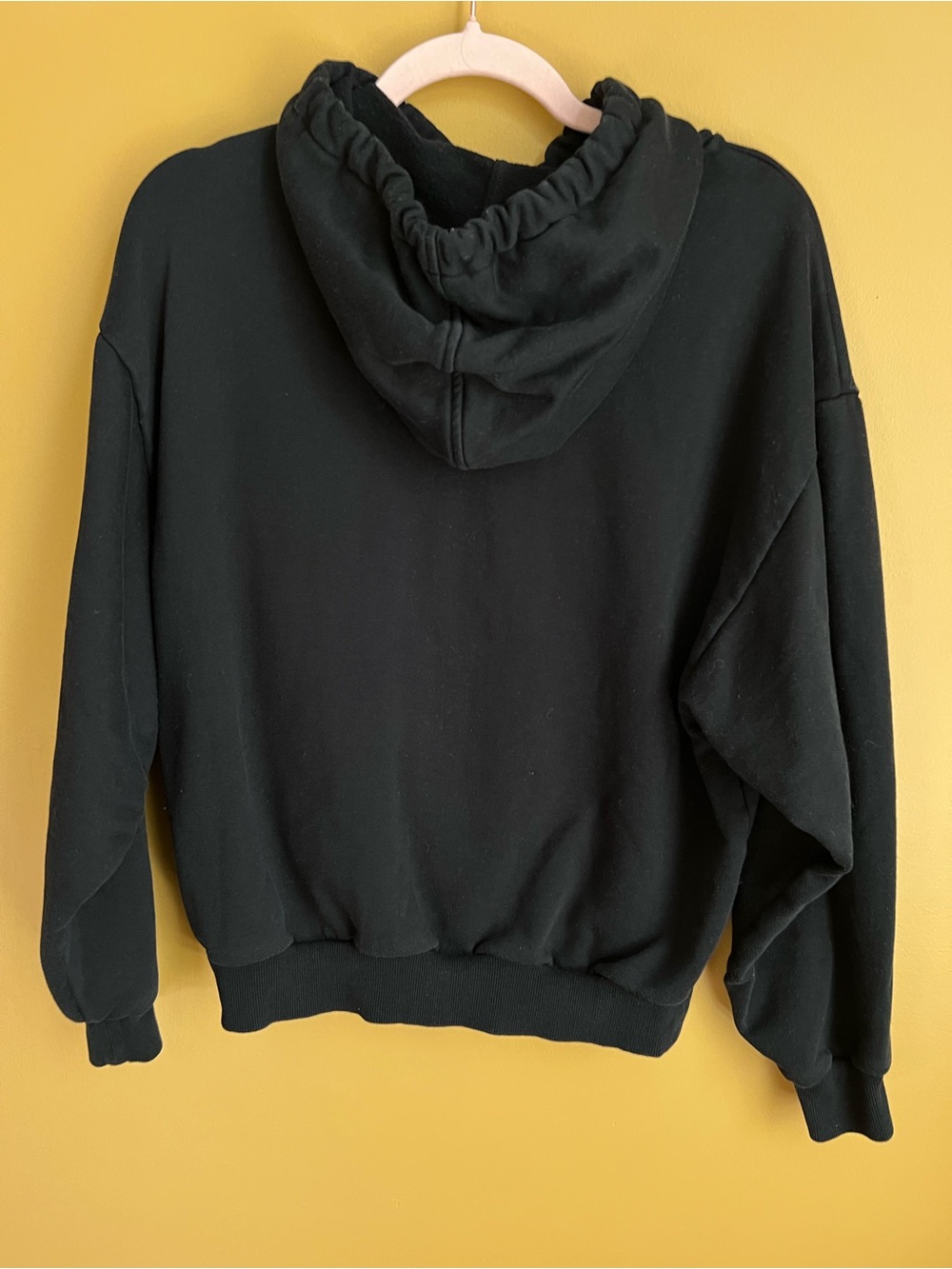 ALO Yoga Accolade Black Hoodie Sweatshirt - Picture 2 of 2